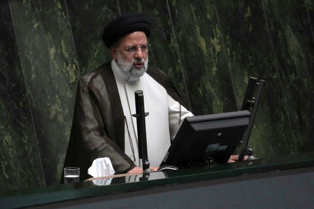 مصادر تكشف سبب تأجيل زيارة الرئيس الإيراني إلى دمشق