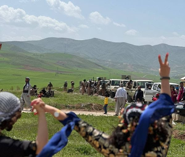 أكراد إيران يتحدون قبضة النظام الأمنية تخليدا لضحايا الاحتجاجات