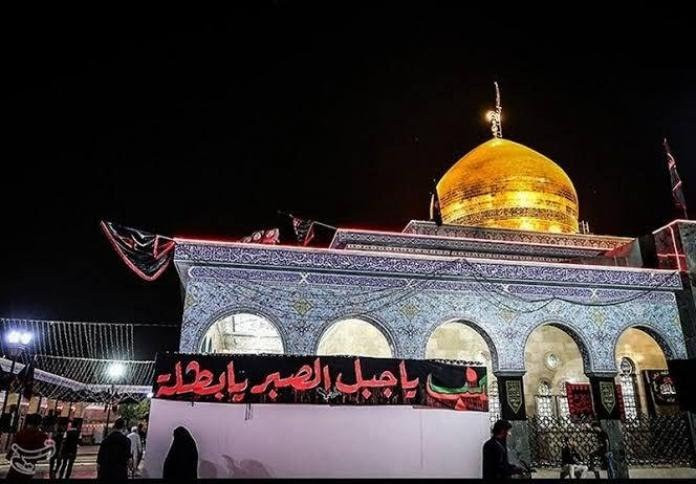 "السيدة زينب" تكتسي بالسواد في "يوم عاشوراء"