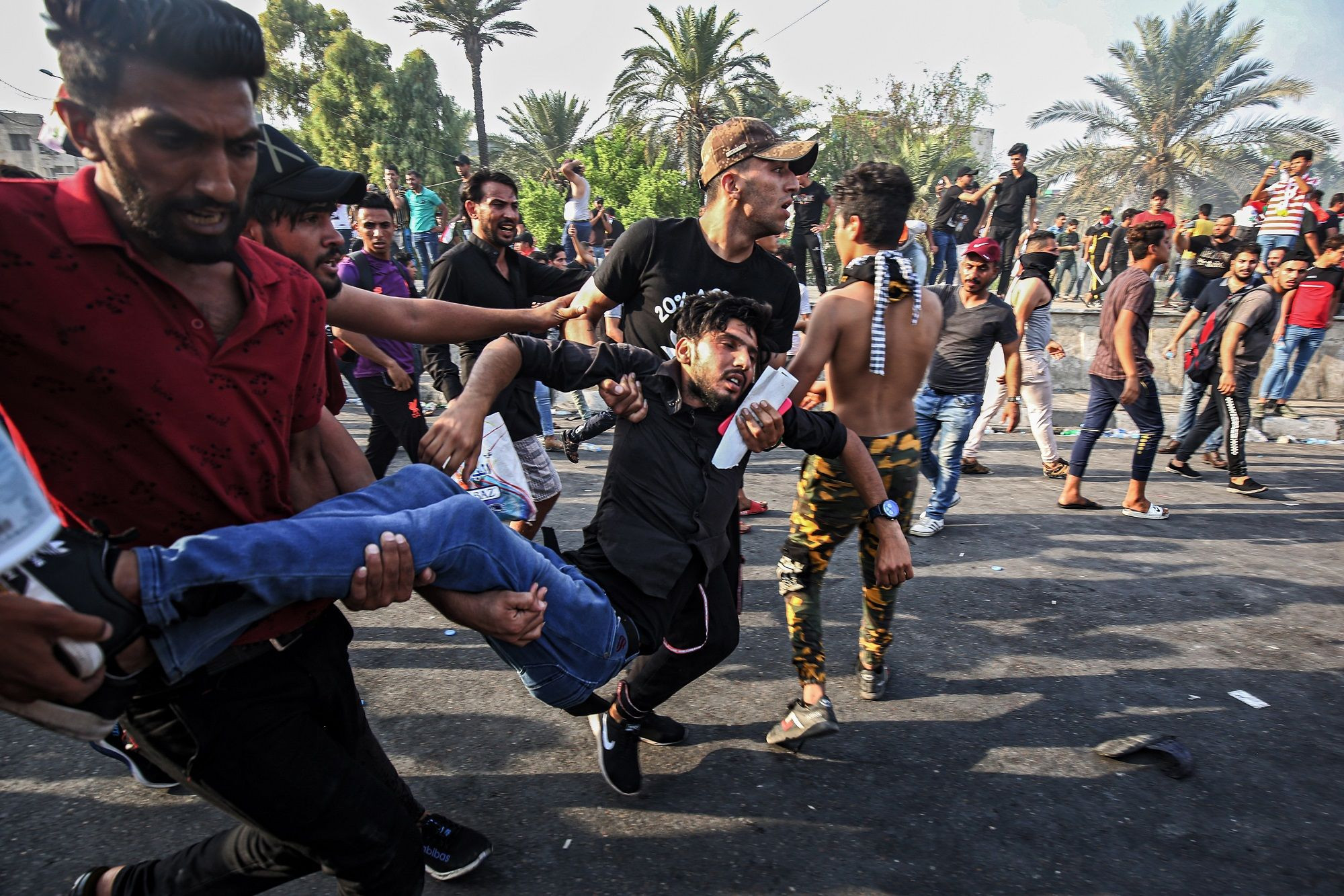 قناصة إيران بالعراق.. قتل باتجاهين لحرف مسار المظاهرات