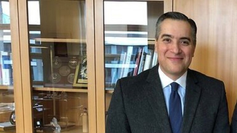 فرقاء لبنان يتفقون على تسمية مصطفى أديب رئيسا للحكومة.. فمن هو؟