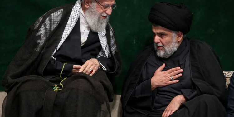 العراق.. ميليشيا "الصدر" تعتدي بالضرب على عناصر الشرطة "فيديو"