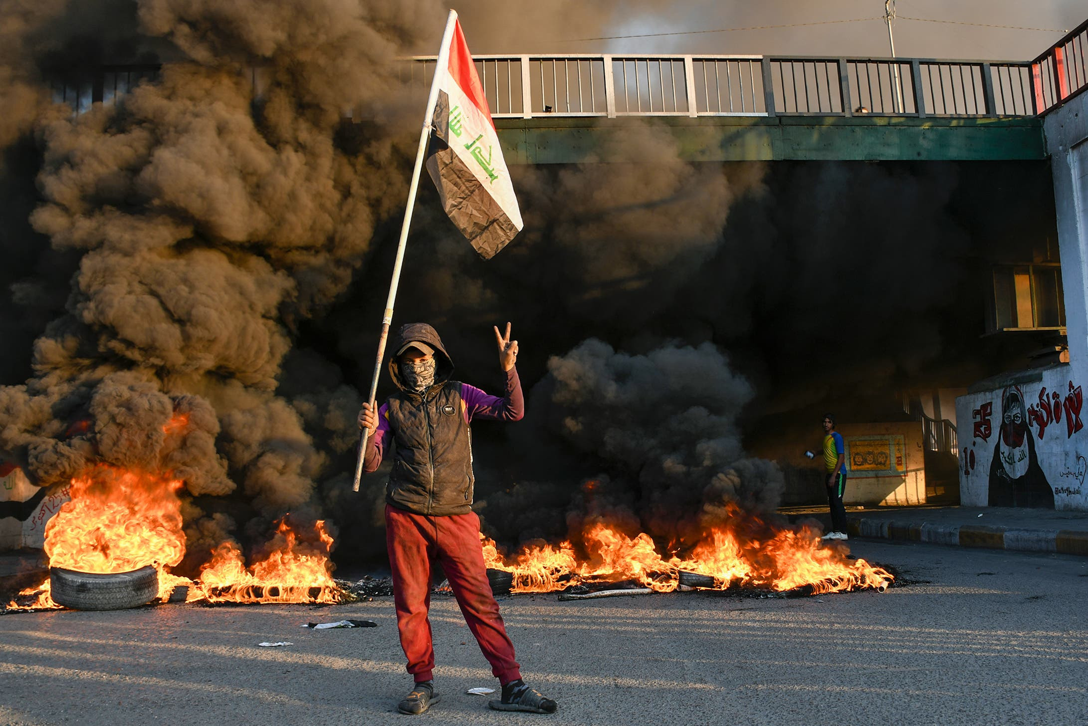 العراق.. عودة القناصة لقتل المتظاهرين ومدن تنتفض عن بكرة أبيها
