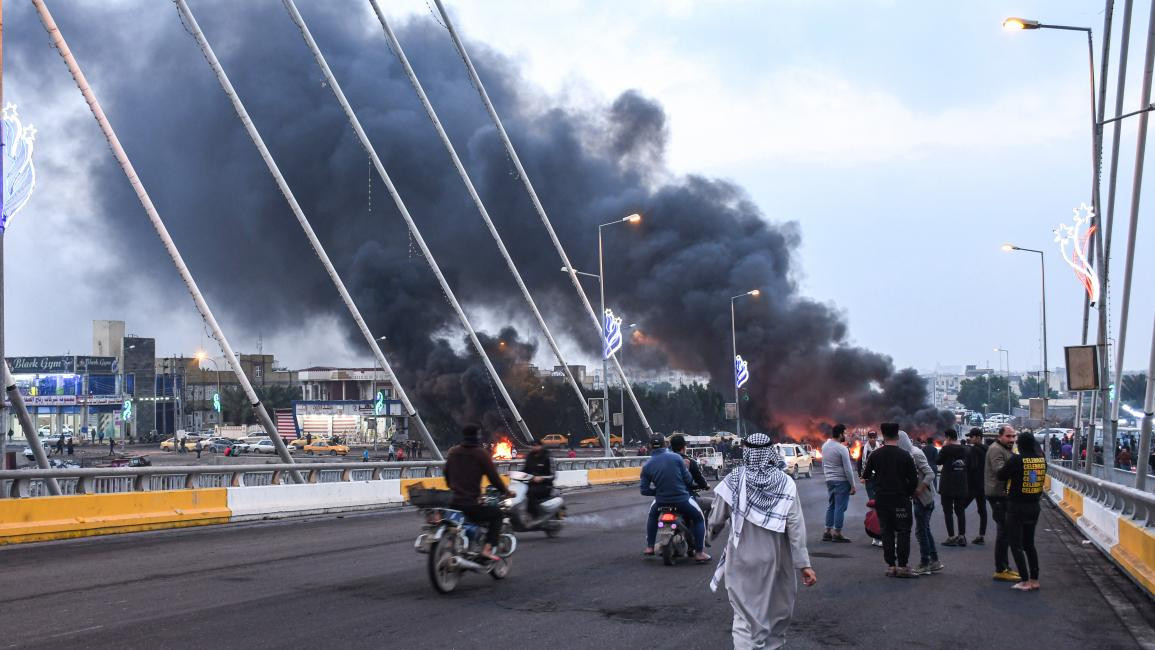 العراق.. الأمن يبطش بمتظاهري الناصرية بعد مغادرة وفد الكاظمي