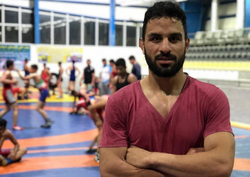 عائلة المصارع الذي أعدمته إيران توجه رسالة لقاضٍ إيراني