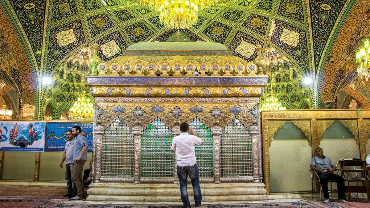 حكومة الأسد تنفي استئناف الرحلات الدينية من إيـران إلى سوريا