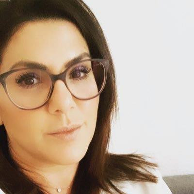 ابنة الإيرانية المعتقلة ناهيد تقوى: والدتي في السجن الانفرادي وتتعرض للتعذيب