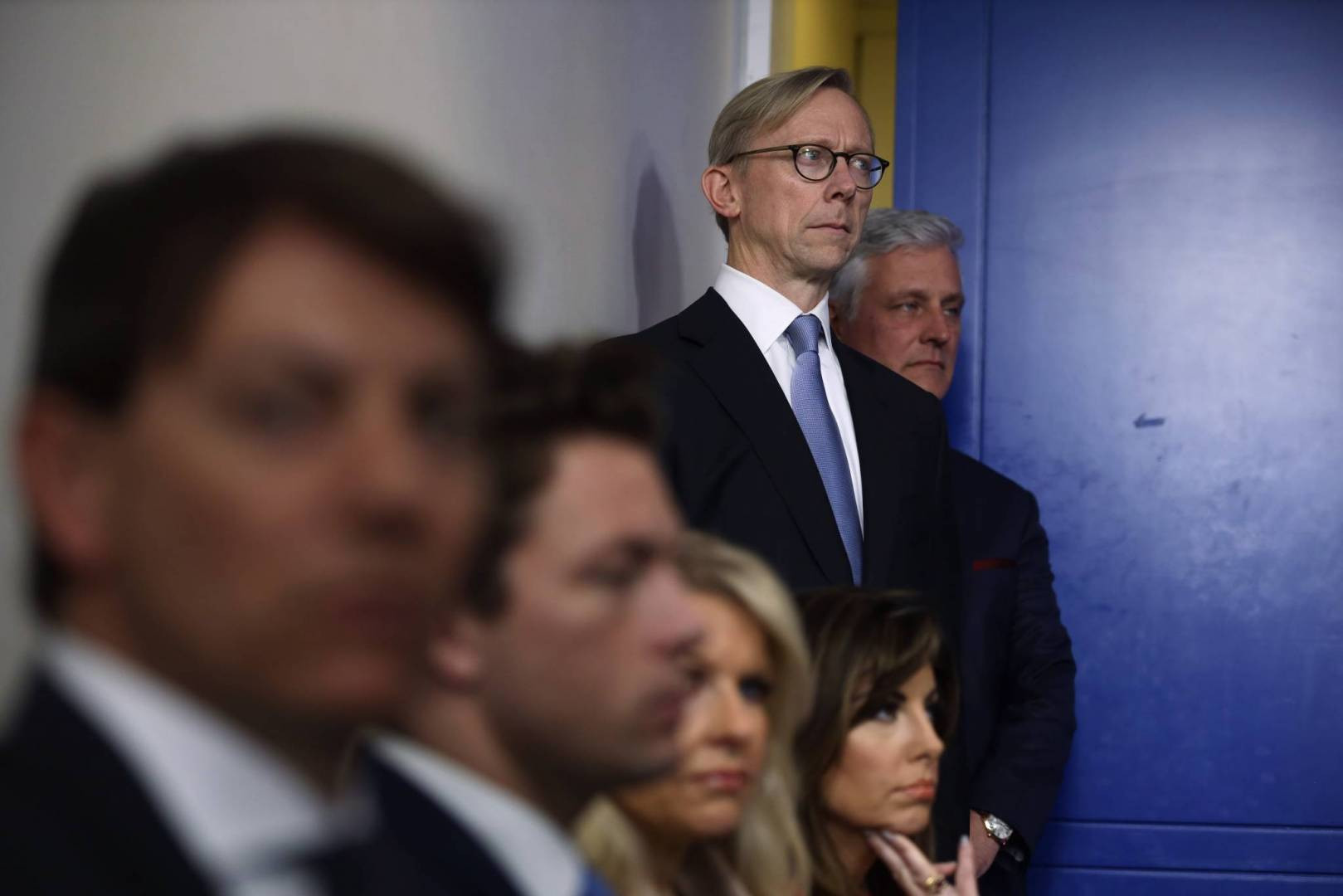 إيران.. خـامنـئي يهدد وواشنطن ترد:"سنزيد عزلتكم"