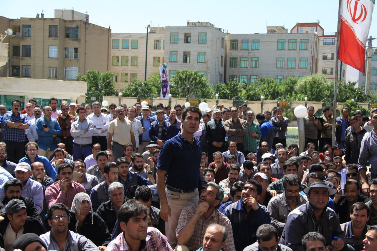 عمال "آذرآب- أراك" يواصلون احتجاجاتهم والأمن الإيراني يعتقل أكثر من 40 شخصا