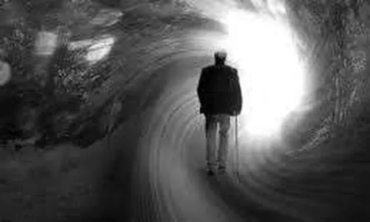 تفسير حلم العزاء ولبس الأسود للعزباء والمتزوجة والحامل لابن سيرين والنابلسي