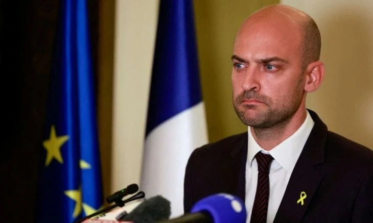 سوريون ينتقدون وصف وزير الخارجية الفرنسي للساحل السوري بـ "العلوي"