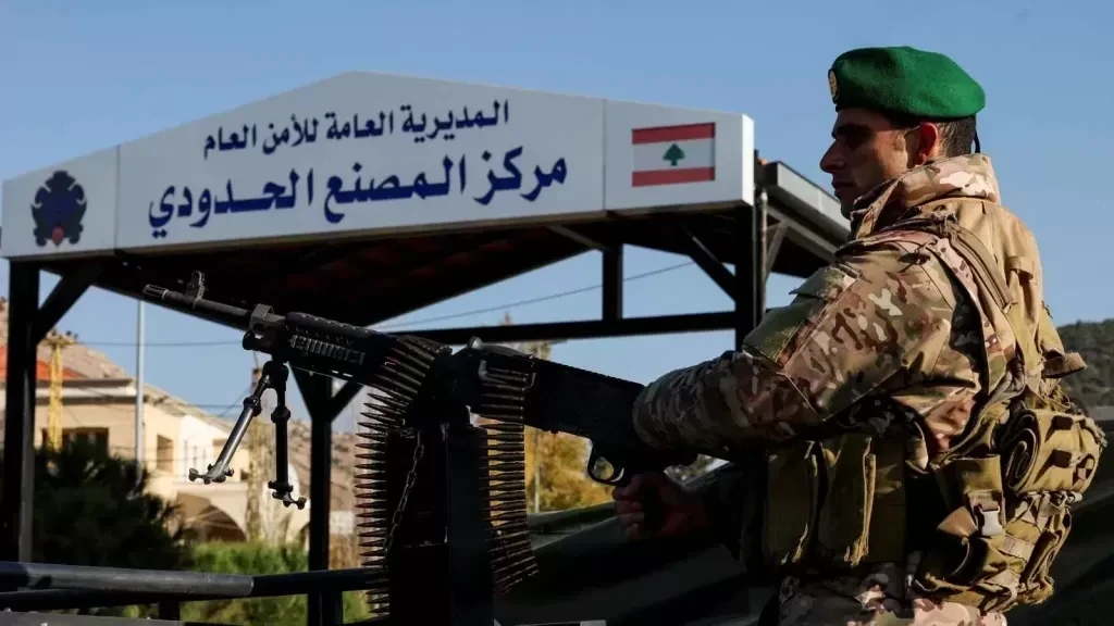 الجيش اللبناني يسلم عشرات المطلوبين إلى السلطات السورية عبر معبر العريضة