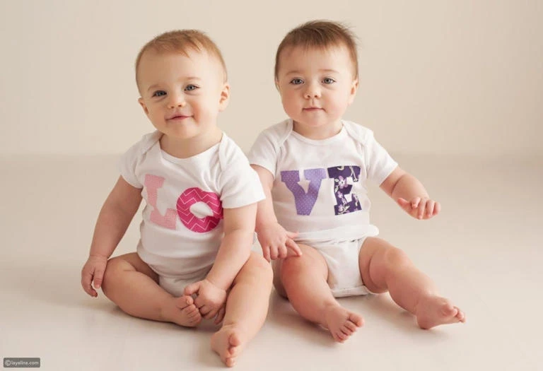 تفسير حلمت أن أختي حامل بتوأم: بشرى بالخير أم إنذار؟